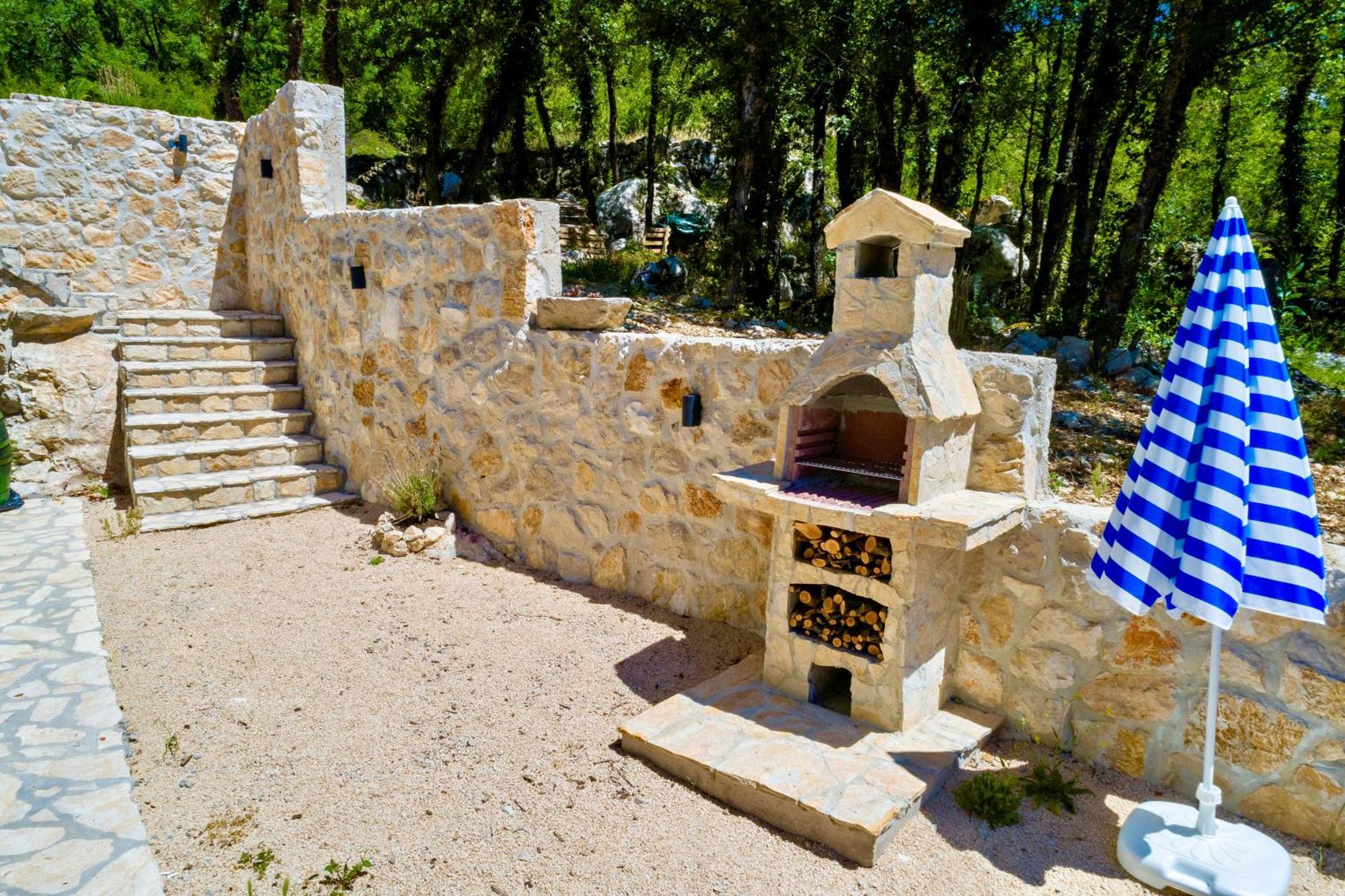 Luxury Villa Andrea Vrzika In Forest Near The Sea Zagvozd Exteriér fotografie